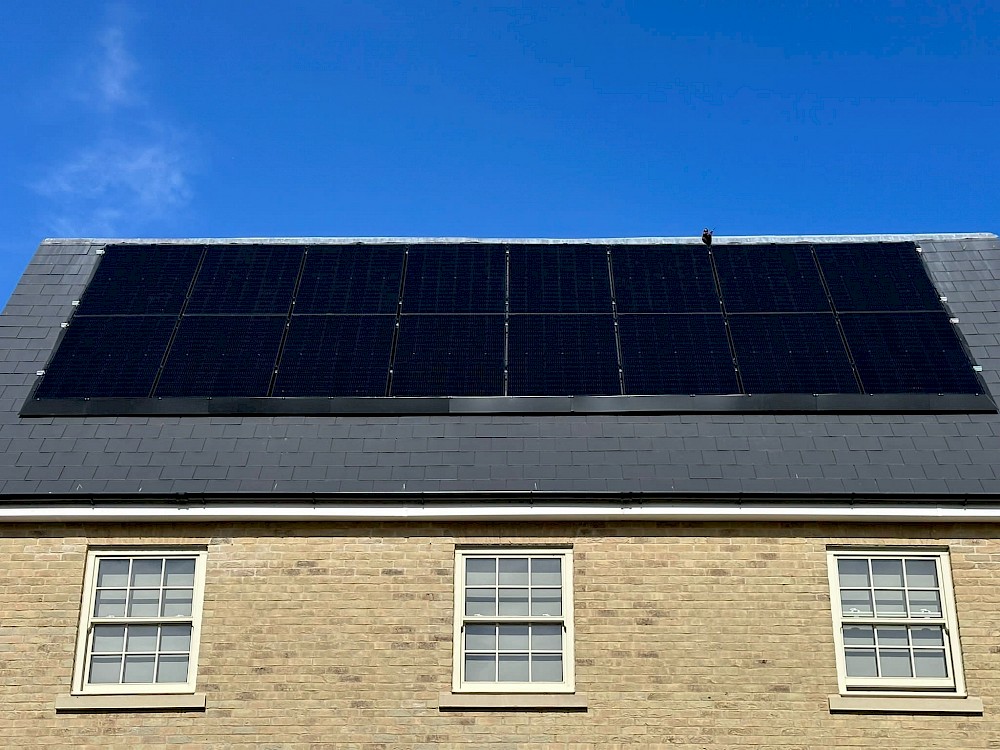 1/5 This customer has 16 Longi HiMo5 panels, each producing 405w of power. The system is supported by a GivEnergy 9.5kW battery, GivEnergy 5kW inverter, a Solic 200 and a Zappi car charger. This customer chose to have Solarskirt installed to prevent larger birds from nesting under the panels.