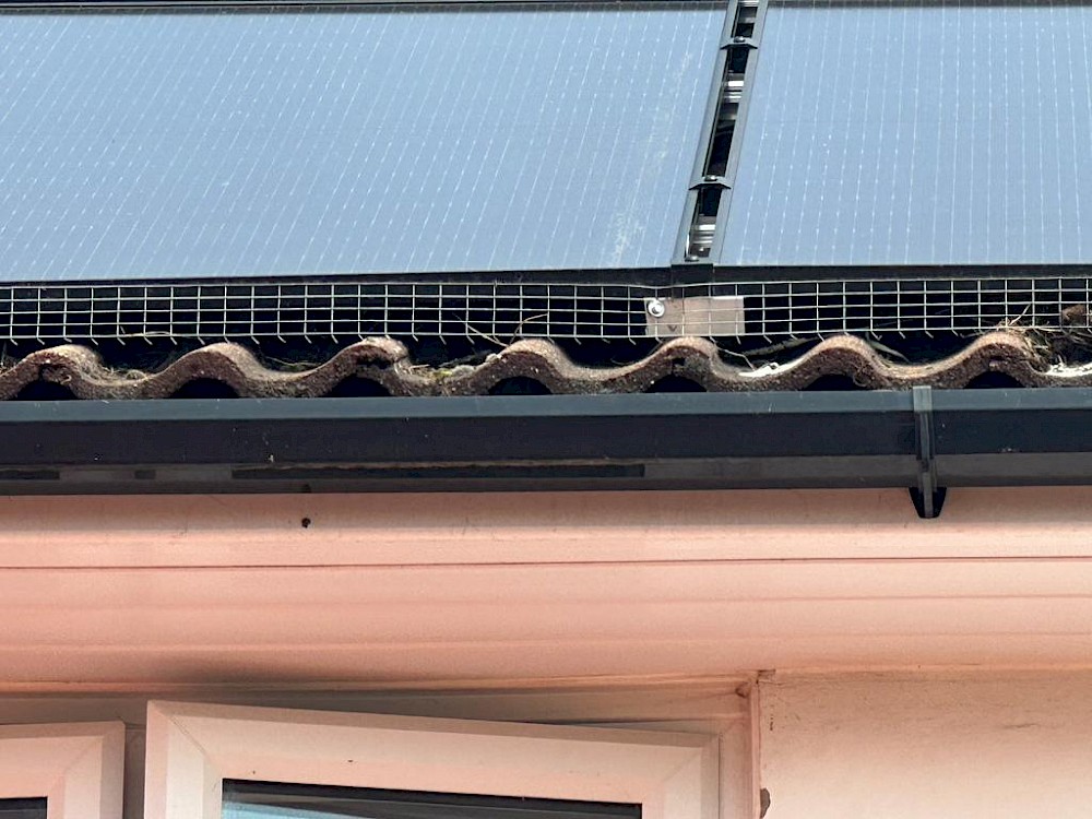 There are 2 types of bird protection available – bird mesh and solarskirt. Both prevent larger birds from nesting under the solar panels. Installing bird protection means the efficiency of the panels is not affected by nesting, droppings or debris.