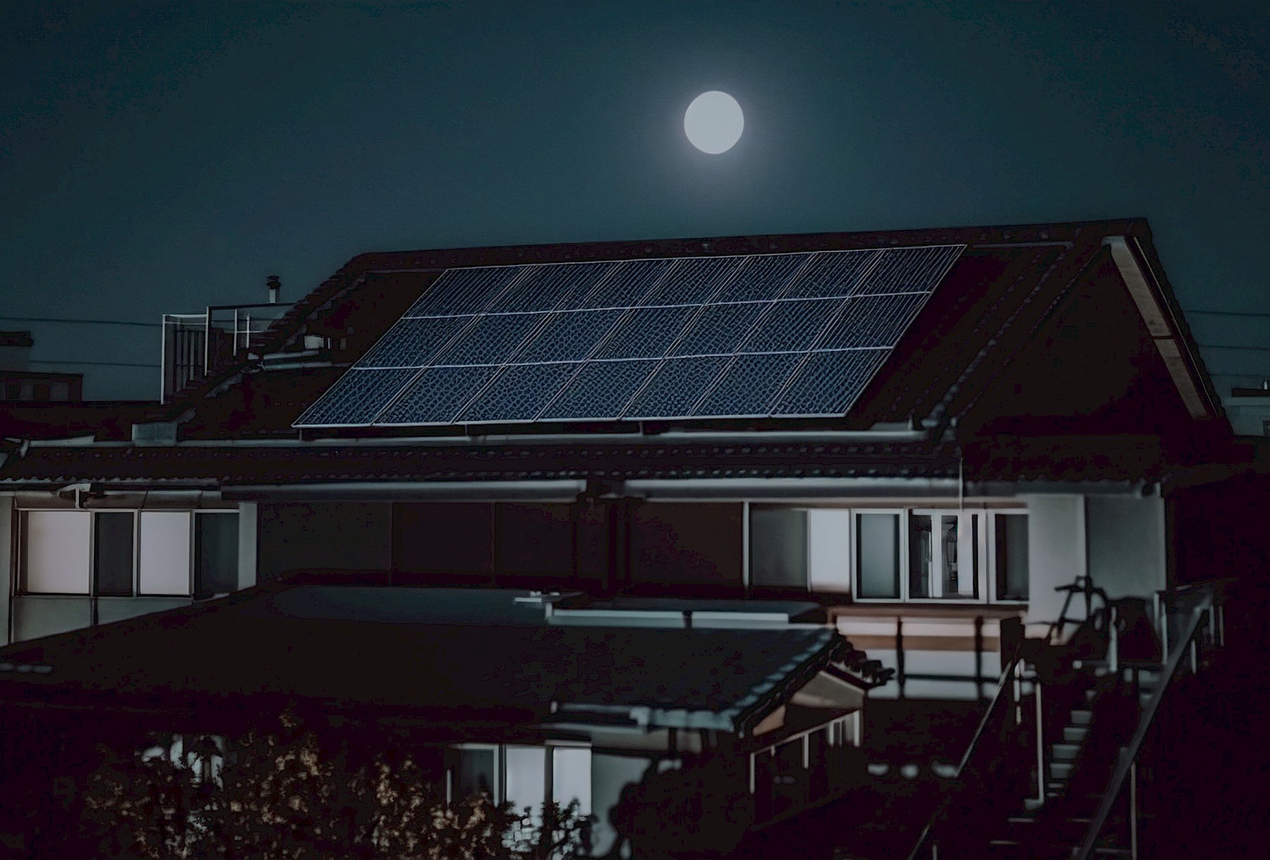 Do Blackouts Affect Homes With Solar Panels? image